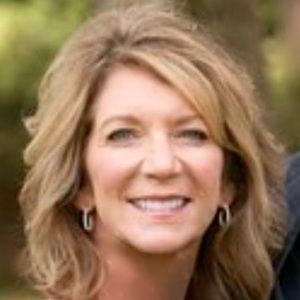 Meet your Posher, Lorie